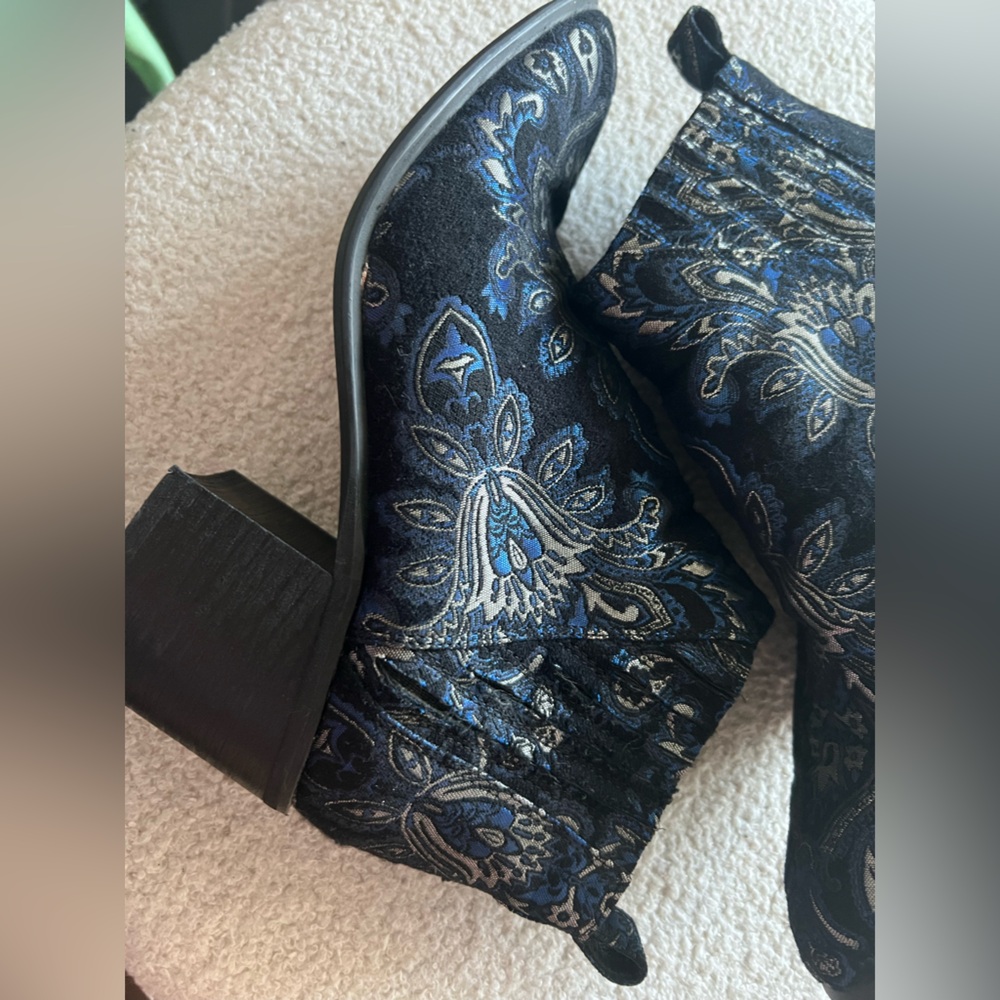 Jeffrey Campbell Viggo Blue Brocade Ankle Booties Size 6 - Picture 10 of 11